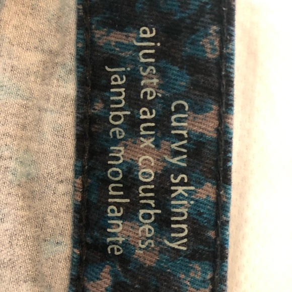 Mossimo jeans, teal and black pattern, size 2, great condition - Picture 6 of 8